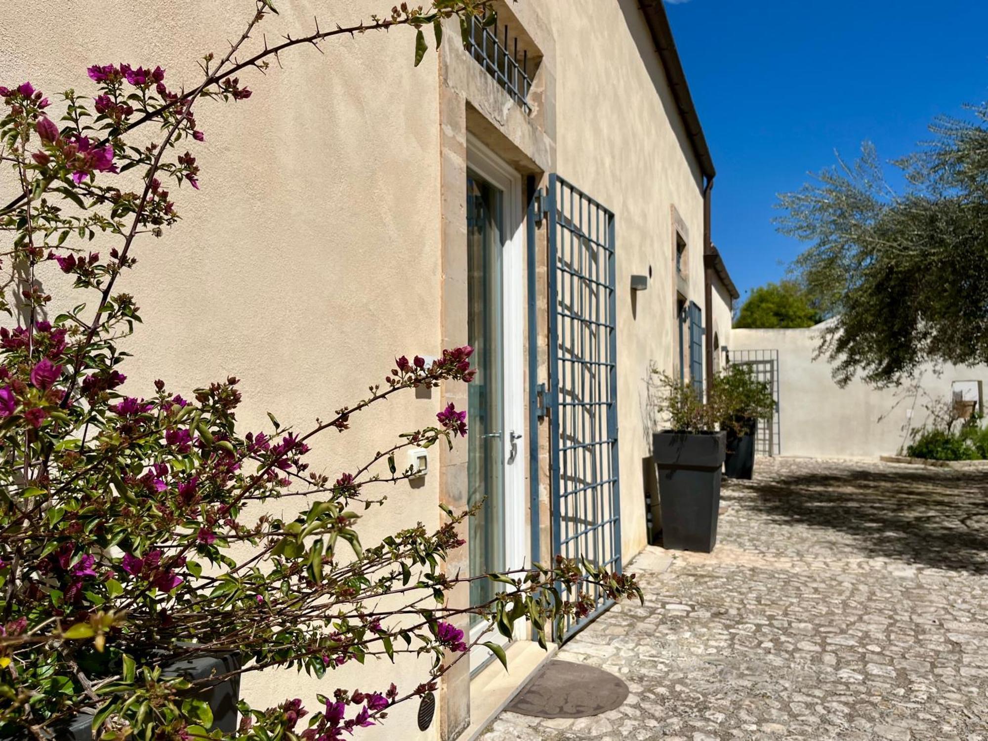 Dimora Di Dante Bed & Breakfast Chiaramonte Gulfi Dış mekan fotoğraf