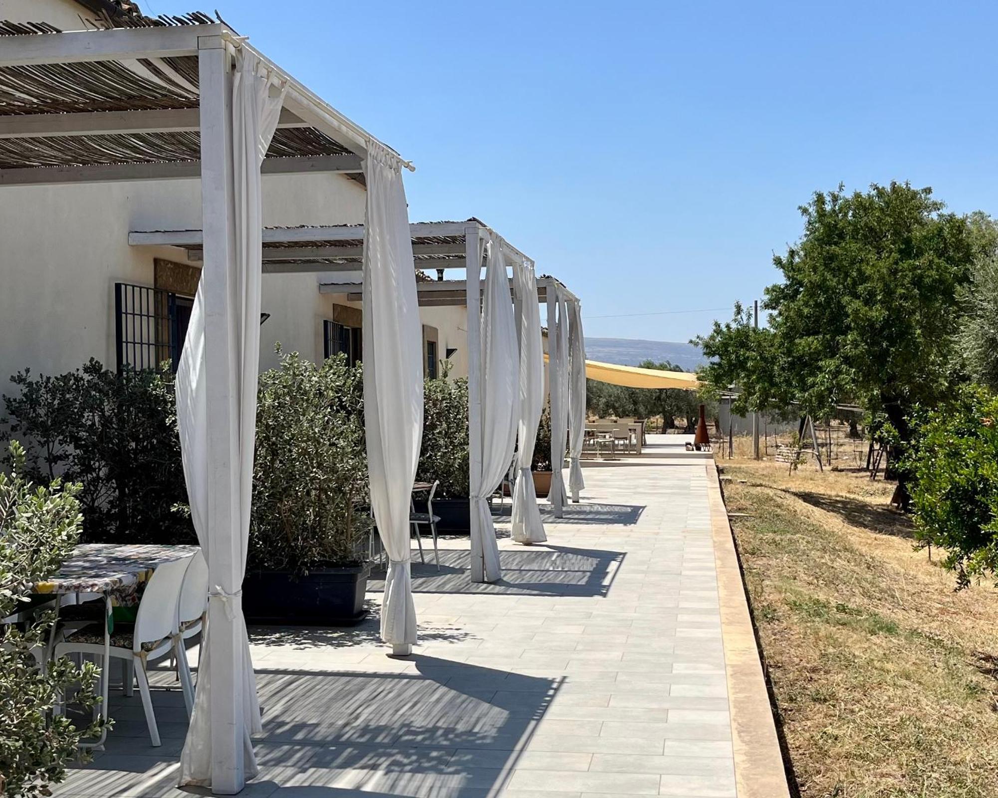 Dimora Di Dante Bed & Breakfast Chiaramonte Gulfi Dış mekan fotoğraf