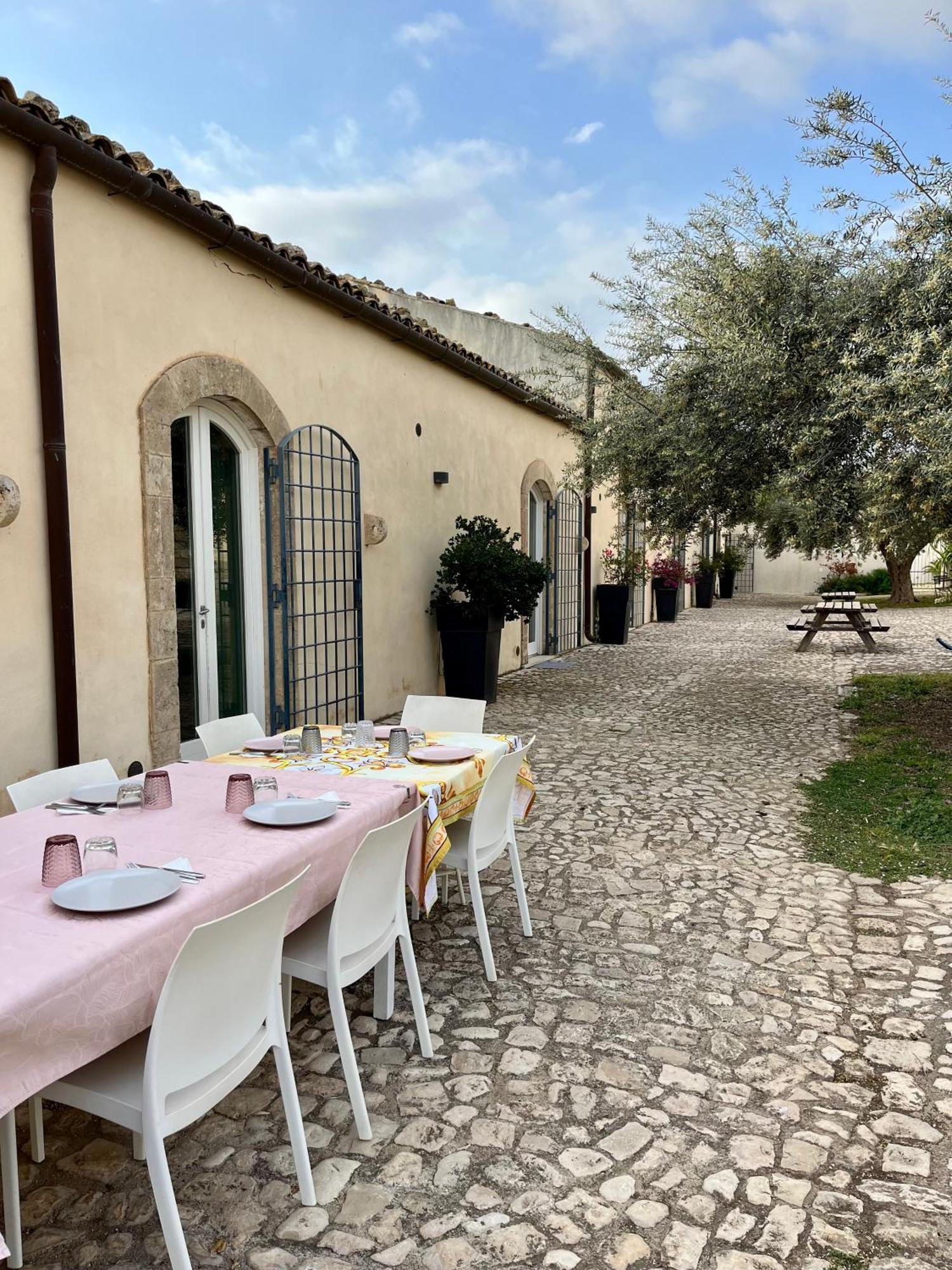 Dimora Di Dante Bed & Breakfast Chiaramonte Gulfi Dış mekan fotoğraf