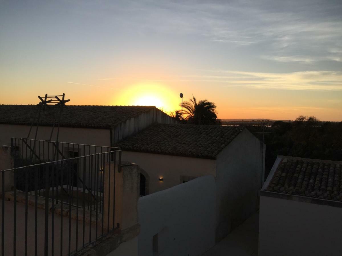 Dimora Di Dante Bed & Breakfast Chiaramonte Gulfi Dış mekan fotoğraf